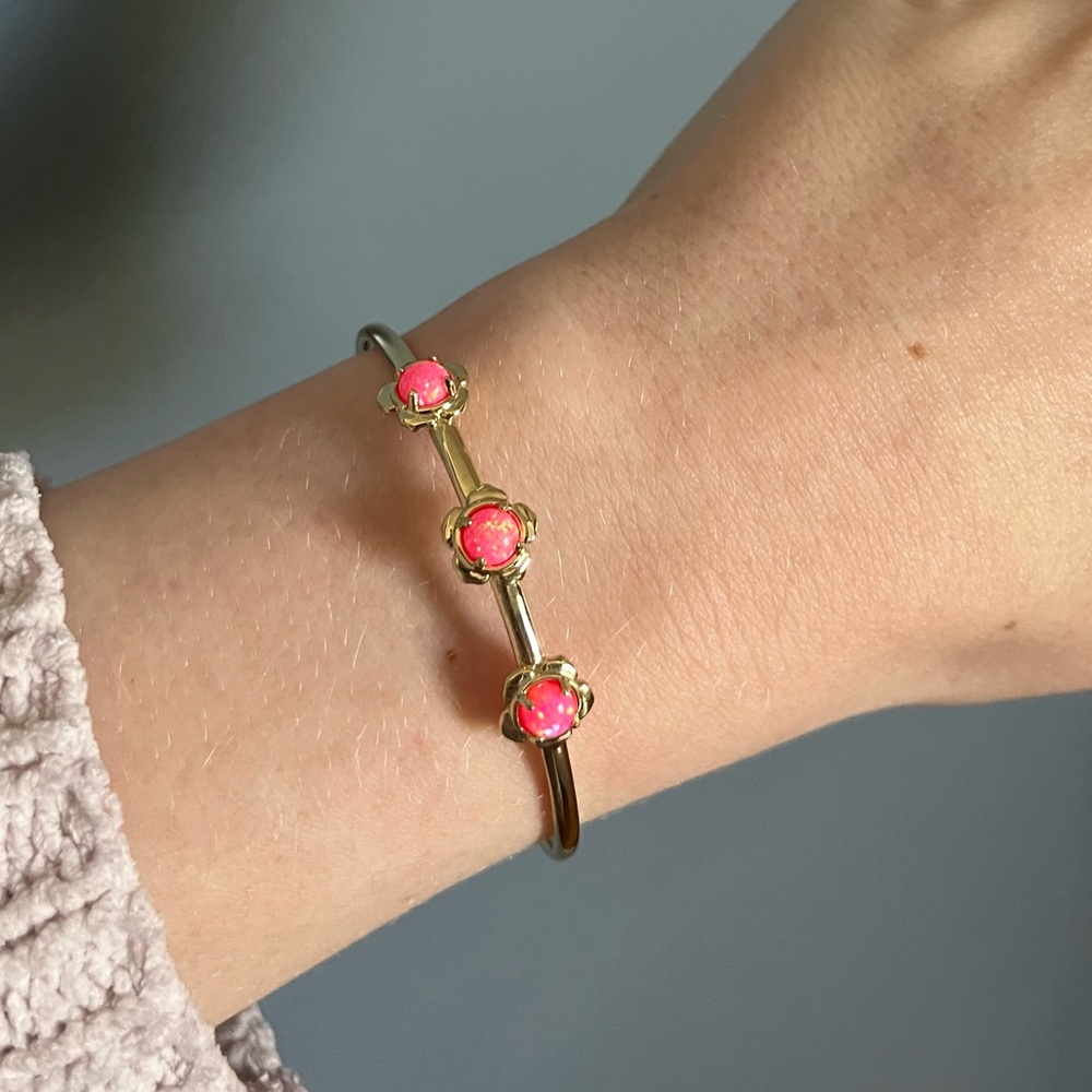 Kendra Scott Susie Bangle in Pink Kyocera Opal & Yellow Gold